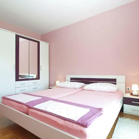 Apartamento Ivan 1911 *